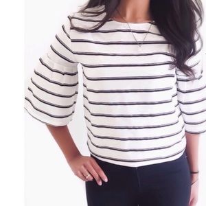 Black and white Belle sleeved crop top